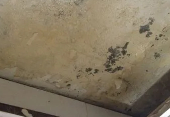 西华阳台漏水维修公司分享下西华卫生间渗水维修需要注意哪些问题。
